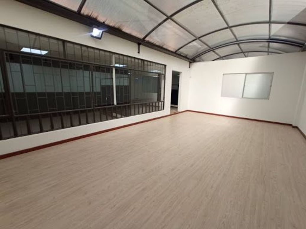 Casa de 20 alcobas en arriendo en San Luis, Bogotá, 598 m² · foto 6 de 20