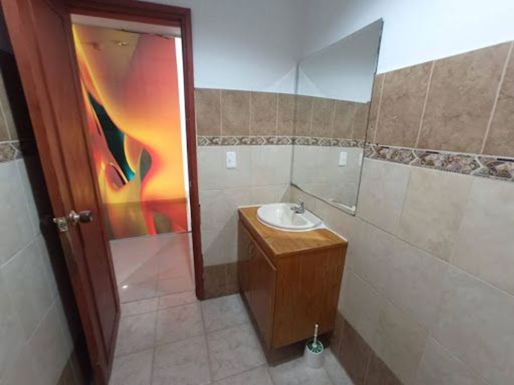 Casa de 20 alcobas en arriendo en San Luis, Bogotá, 598 m² · foto 18 de 20