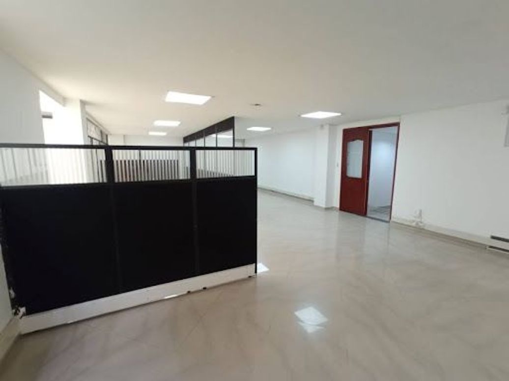 Casa de 20 alcobas en arriendo en San Luis, Bogotá, 598 m² · foto 7 de 20
