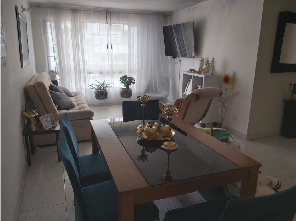 Apartamento de 3 alcobas en venta en La Castellana, Bogotá, 89 m² · foto 2 de 13