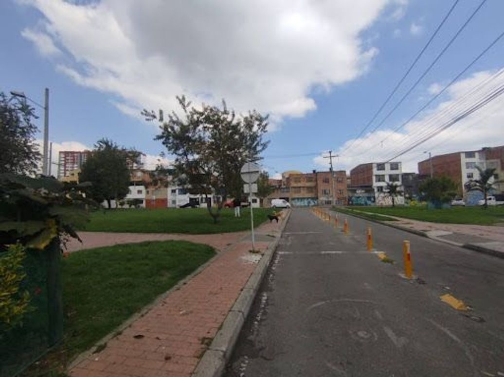 Apartamento de 3 alcobas en venta en Villa Teresita, Bogotá, 45 m² · foto 2 de 16