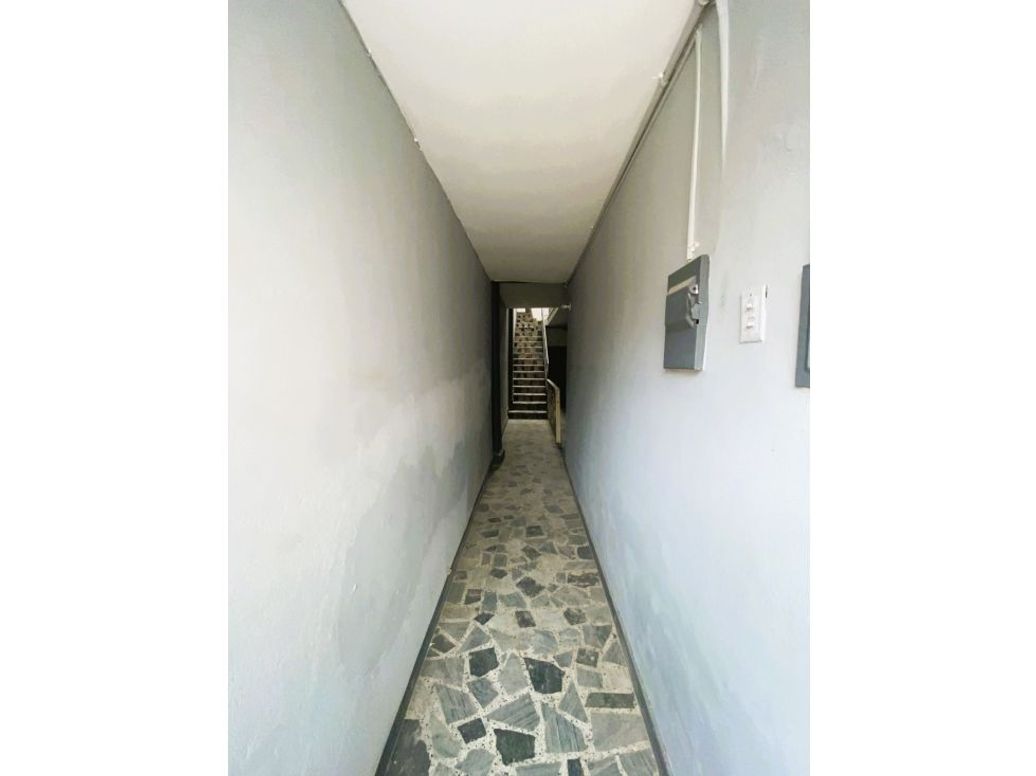 Casa de 9 alcobas en venta en San Fernando, Bogotá, 300 m² · foto 9 de 15