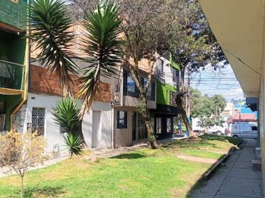 Casa de 4 alcobas en venta en Super Manzana 16, Bogotá, 123 m² · foto 2 de 15