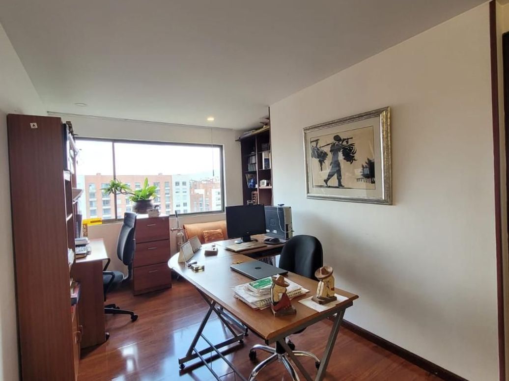 Apartamento de 3 alcobas en venta en Hayuelos, Bogotá, 130 m² · foto 3 de 18