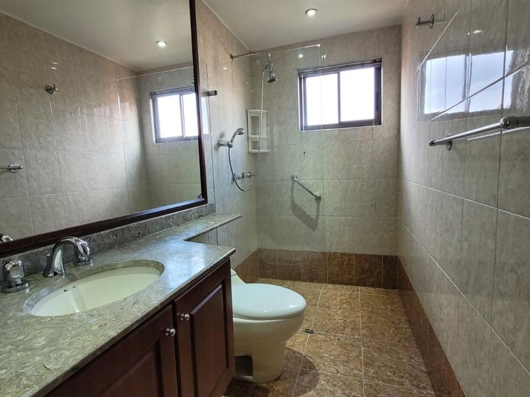 Apartamento de 3 alcobas en venta en Hayuelos, Bogotá, 130 m² · foto 13 de 18