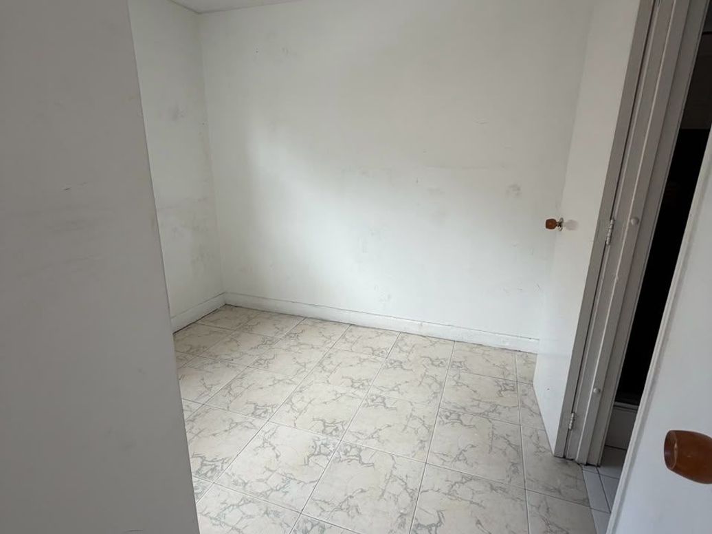 Apartamento de 4 alcobas en venta en Belalcázar, Bogotá, 137 m² · foto 9 de 16