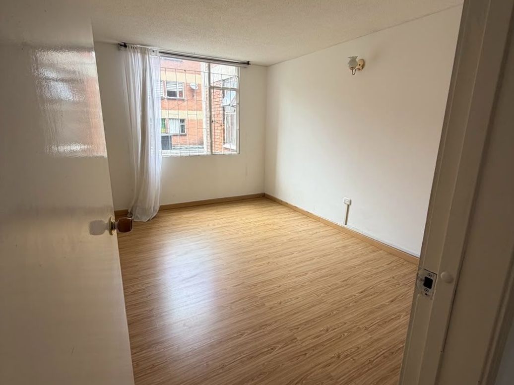 Apartamento de 4 alcobas en venta en Belalcázar, Bogotá, 137 m² · foto 12 de 16