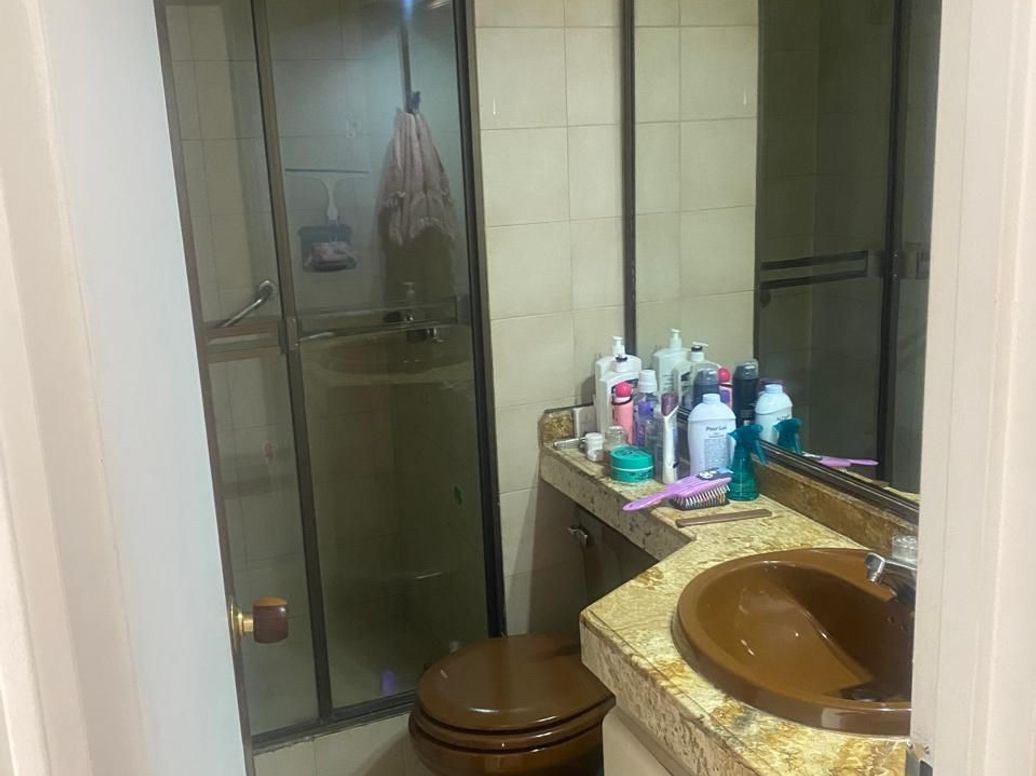 Apartamento de 3 alcobas en venta en Prados De La Calleja, Bogotá, 82 m² · foto 2 de 17
