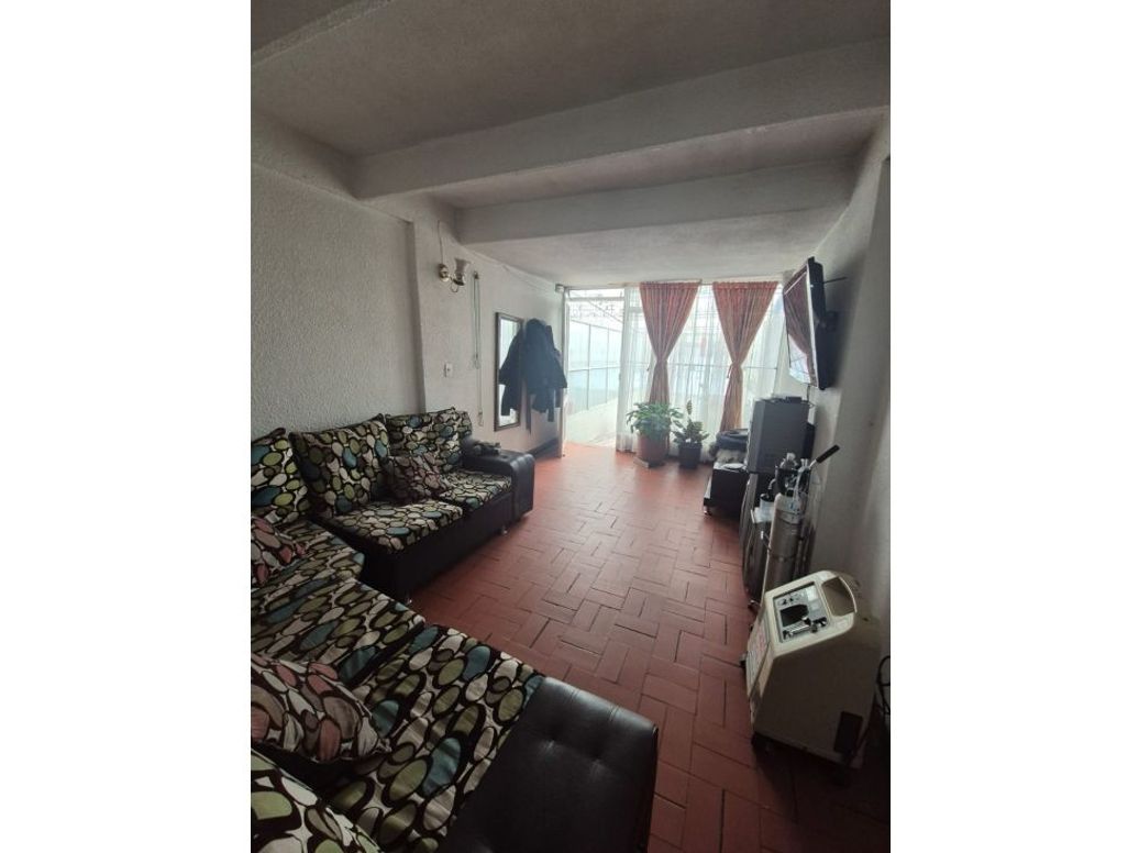 Casa de 3 alcobas en venta en Madelena, Bogotá, 98 m² · foto 2 de 16