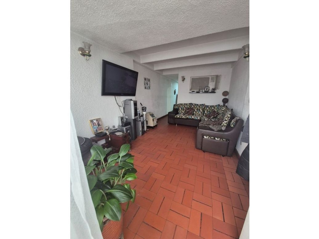 Casa de 3 alcobas en venta en Madelena, Bogotá, 98 m² · foto 3 de 16
