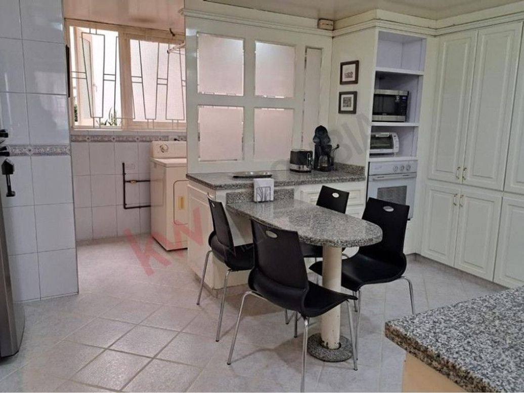 Apartamento de 3 alcobas en venta en Chico, Bogotá, 200 m² · foto 10 de 10