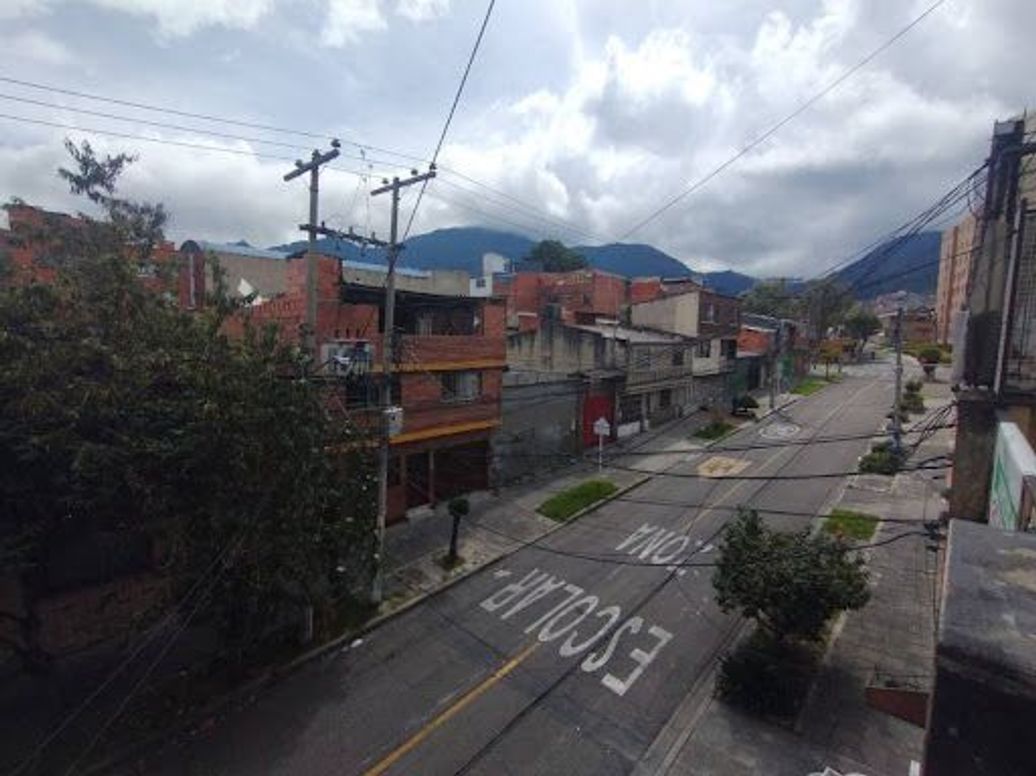 Casa de 9 alcobas en venta en Quinta Ramos, Bogotá, 406 m² · foto 12 de 20