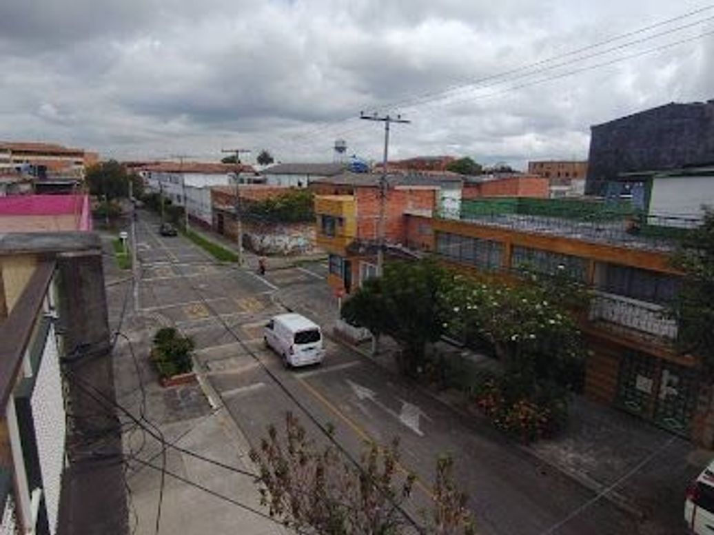 Casa de 9 alcobas en venta en Quinta Ramos, Bogotá, 406 m² · foto 11 de 20