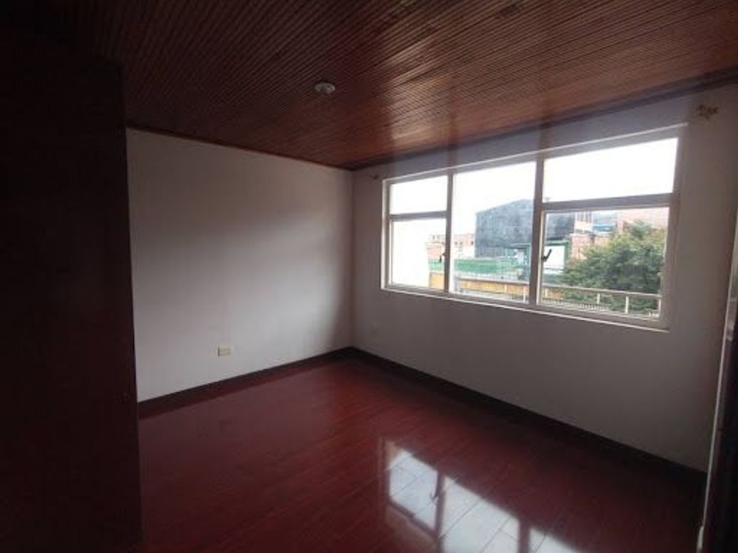 Casa de 9 alcobas en venta en Quinta Ramos, Bogotá, 406 m² · foto 17 de 20