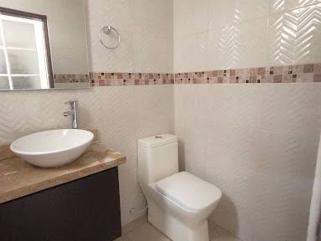 Casa de 9 alcobas en venta en Quinta Ramos, Bogotá, 406 m² · foto 8 de 20