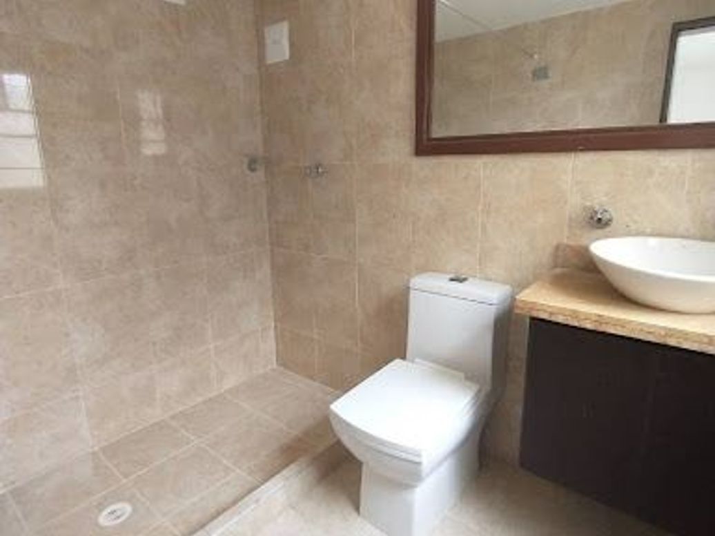 Casa de 9 alcobas en venta en Quinta Ramos, Bogotá, 406 m² · foto 15 de 20