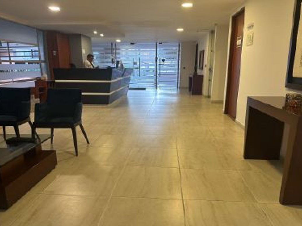 Apartamento de 3 alcobas en venta en Las Acasias, Bogotá, 109 m² · foto 2 de 19