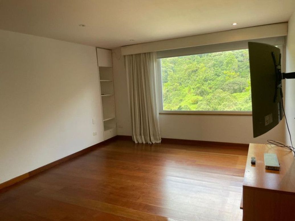 Apartamento de 4 alcobas en venta en Chico Norte Et. Ii, Bogotá, 200 m² · foto 10 de 19