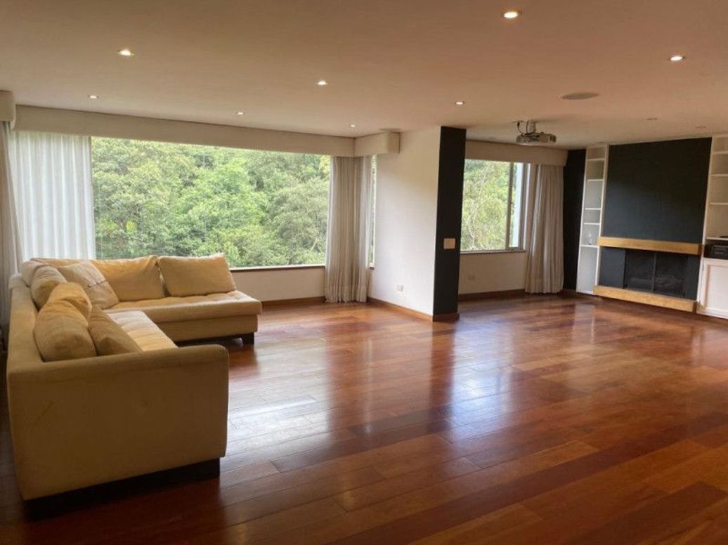 Apartamento de 4 alcobas en venta en Chico Norte Et. Ii, Bogotá, 200 m² · foto 3 de 19