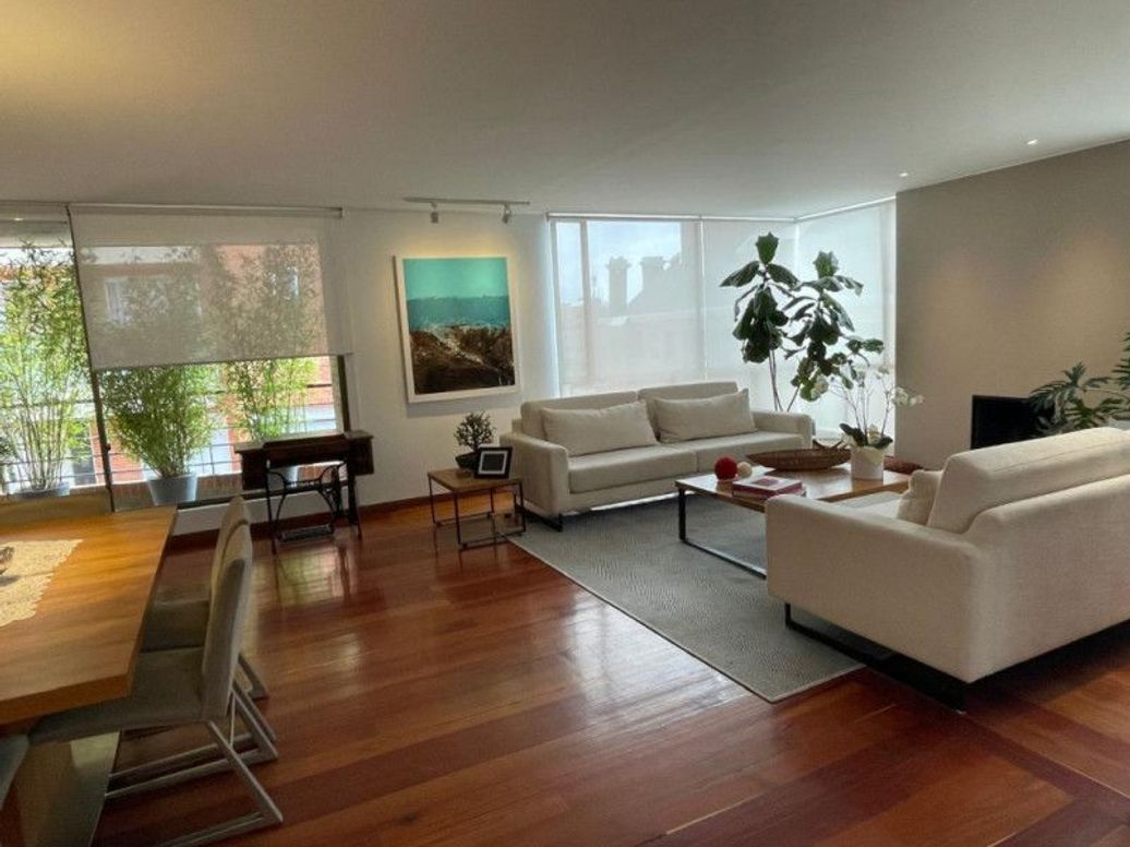 Apartamento de 3 alcobas en venta en Santa Barbara Occidental, Bogotá, 205 m² · foto 2 de 20