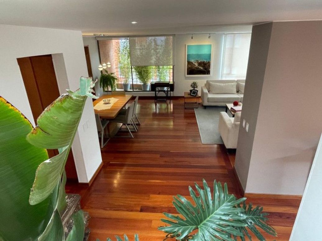 Apartamento de 3 alcobas en venta en Santa Barbara Occidental, Bogotá, 205 m² · foto 8 de 20