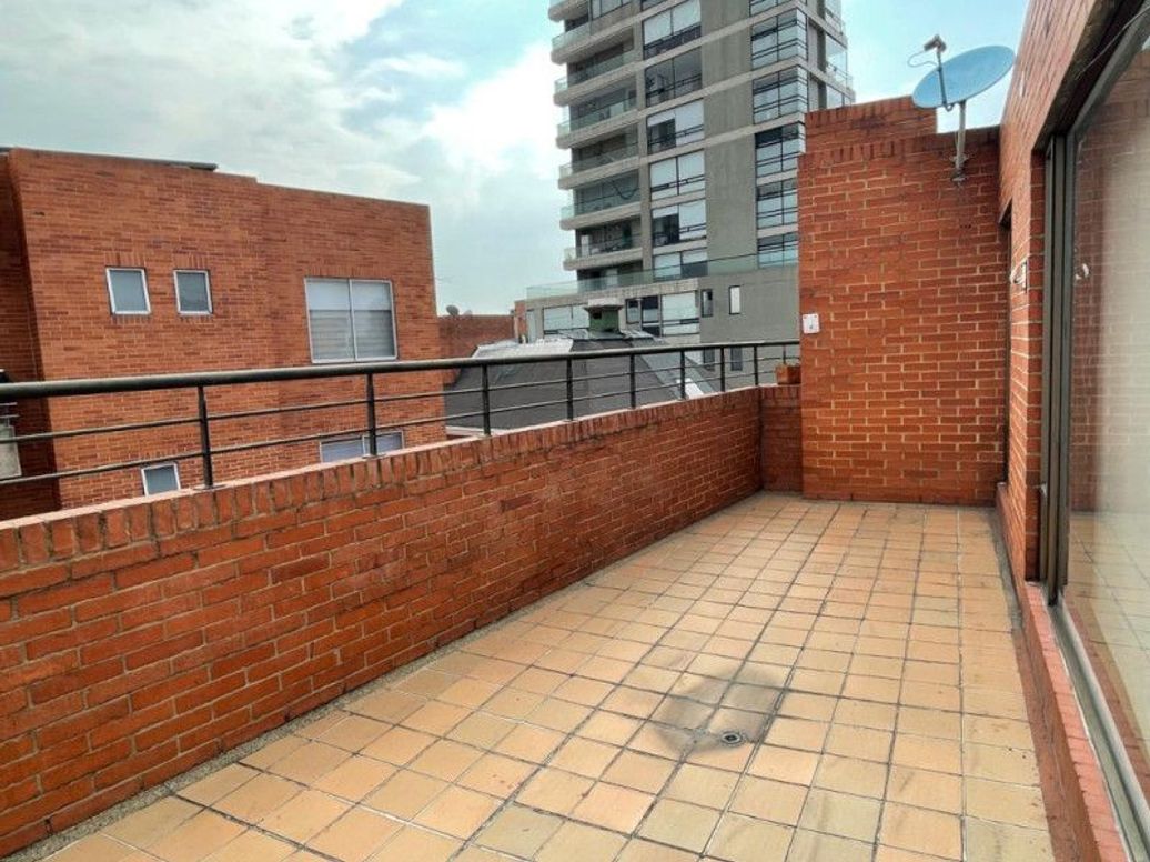 Apartamento de 3 alcobas en venta en Santa Barbara Occidental, Bogotá, 205 m² · foto 4 de 20