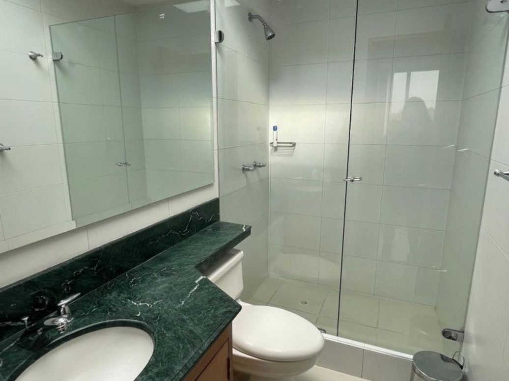 Apartamento de 3 alcobas en venta en Santa Barbara Occidental, Bogotá, 205 m² · foto 11 de 20