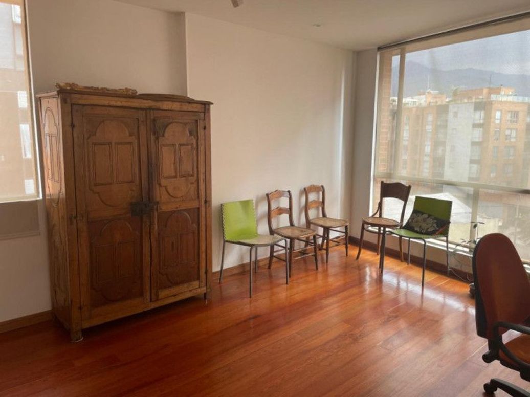 Apartamento de 3 alcobas en venta en Santa Barbara Occidental, Bogotá, 205 m² · foto 10 de 20