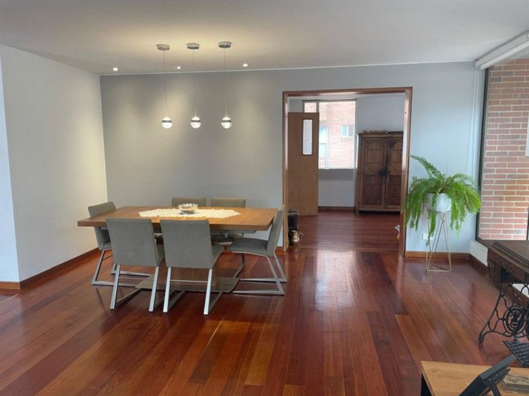 Apartamento de 3 alcobas en venta en Santa Barbara Occidental, Bogotá, 205 m² · foto 7 de 20