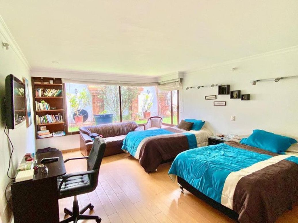Casa de 4 alcobas en venta en Santa Ana Oriental, Bogotá, 493 m² · foto 12 de 16