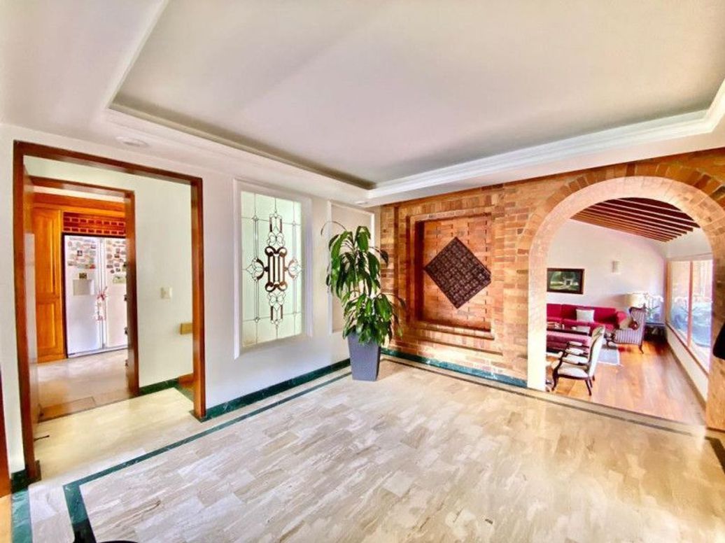 Casa de 4 alcobas en venta en Santa Ana Oriental, Bogotá, 493 m² · foto 9 de 16