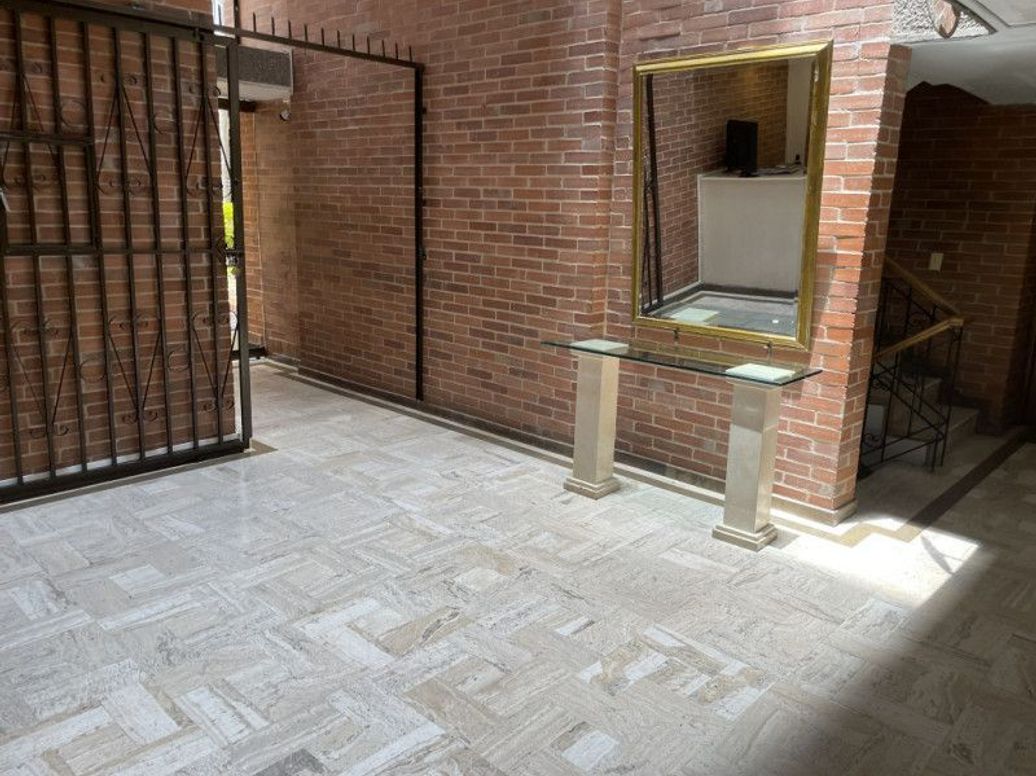 Apartamento de 3 alcobas en venta en Chico, Bogotá, 250 m² · foto 17 de 18