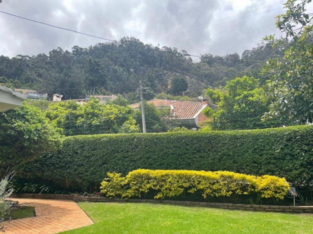 Casa de 4 alcobas en venta en Cataluña, Bogotá, 385 m² · foto 3 de 20