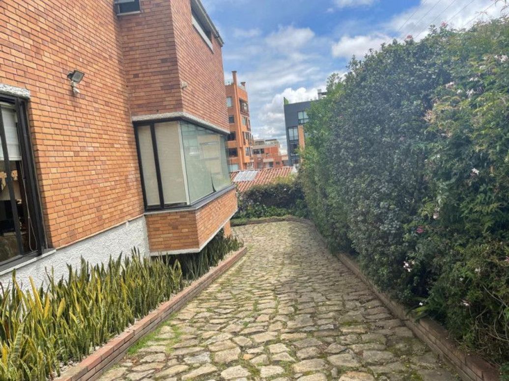 Casa de 4 alcobas en venta en Cataluña, Bogotá, 385 m² · foto 18 de 20