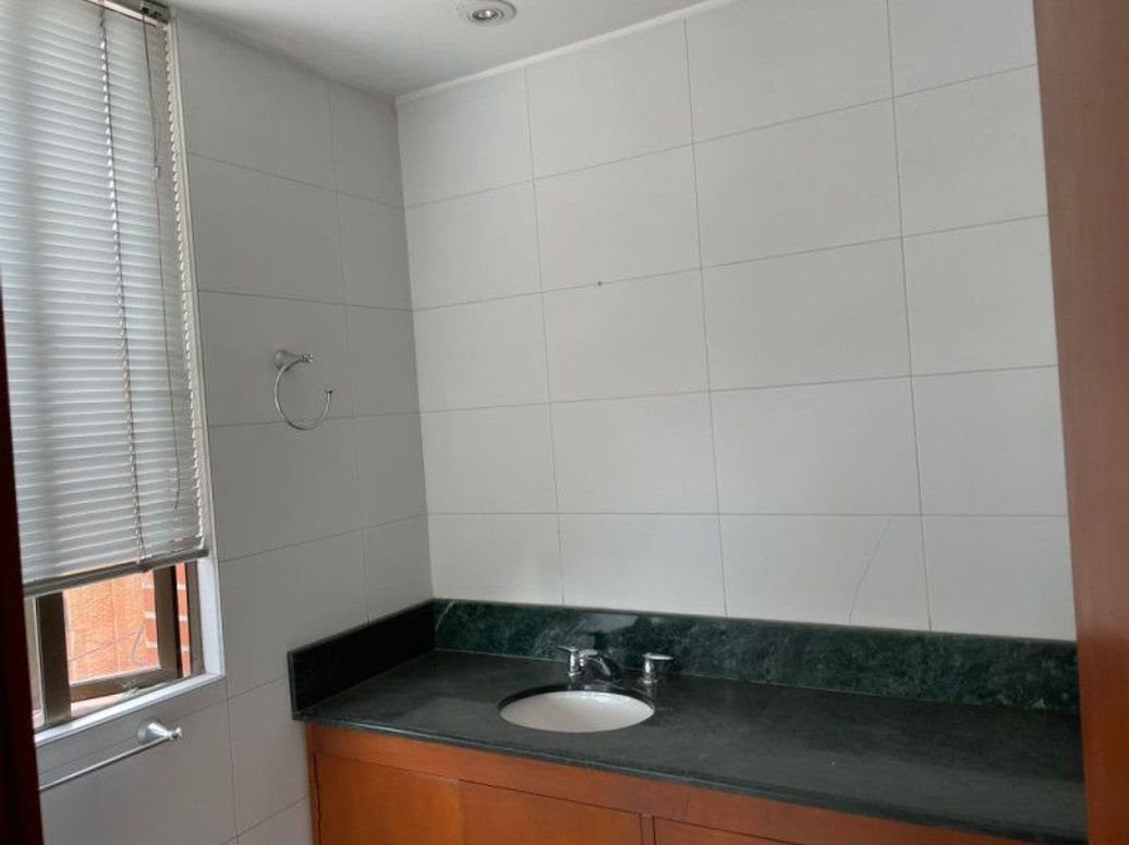 Apartamento de 3 alcobas en venta en Santa Barbara Occidental, Bogotá, 185 m² · foto 11 de 11