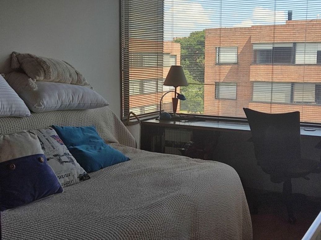 Apartamento de 4 alcobas en venta en Santa Barbara Central, Bogotá, 202 m² · foto 7 de 12