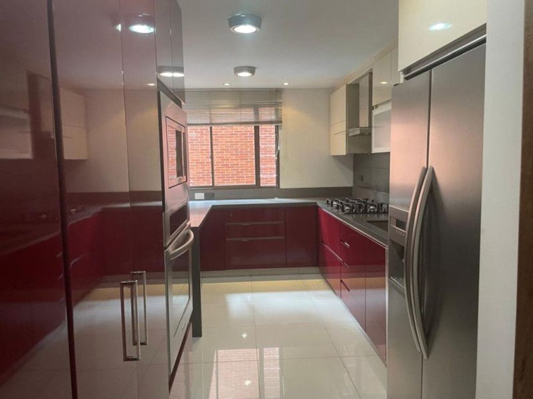 Apartamento de 3 alcobas en arriendo en Los Rosales, Bogotá, 210 m² · foto 6 de 18