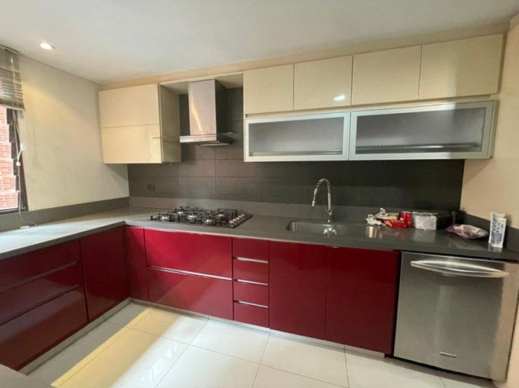 Apartamento de 3 alcobas en arriendo en Los Rosales, Bogotá, 210 m² · foto 7 de 18