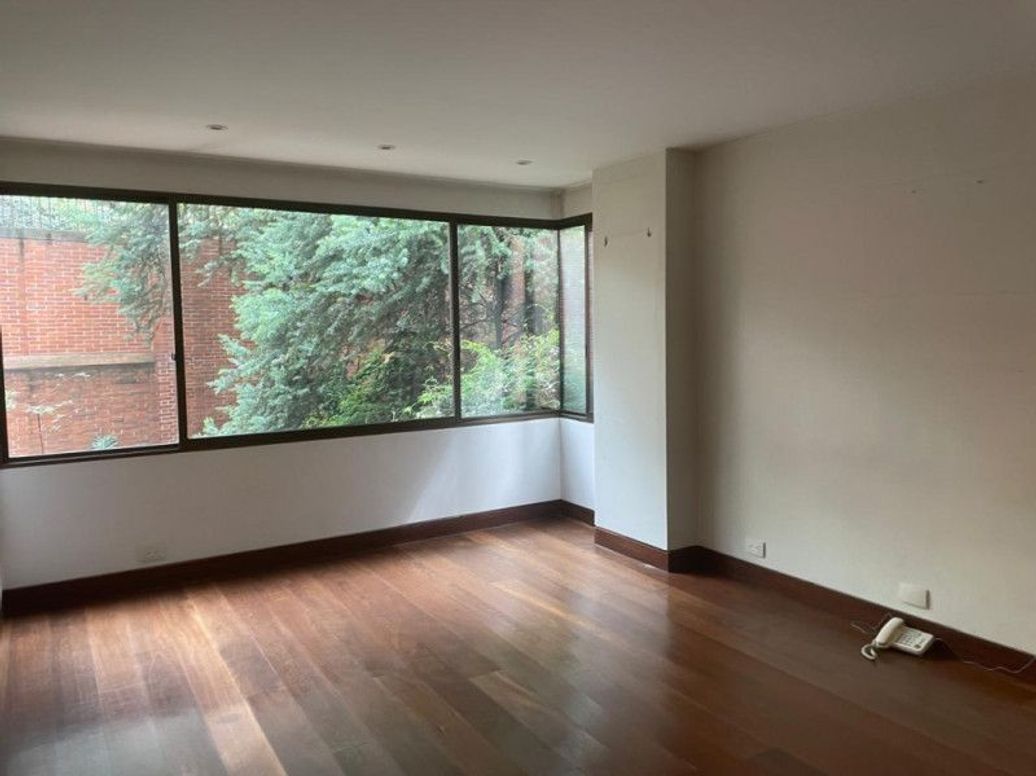 Apartamento de 3 alcobas en arriendo en Los Rosales, Bogotá, 210 m² · foto 4 de 18
