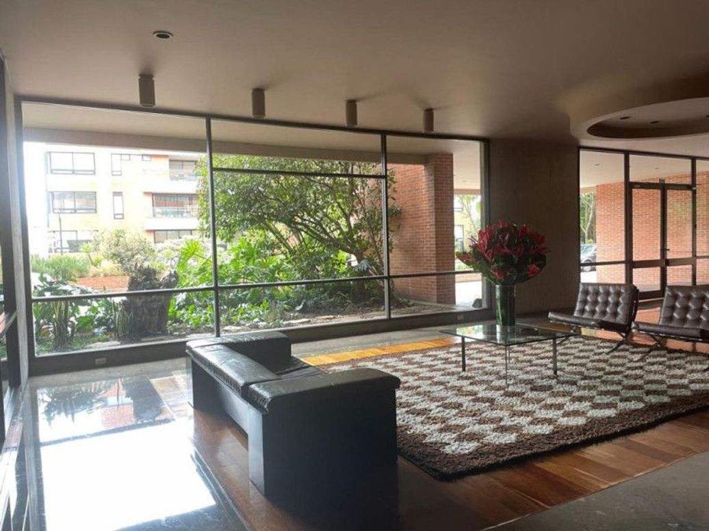 Apartamento de 3 alcobas en arriendo en Los Rosales, Bogotá, 210 m² · foto 10 de 18