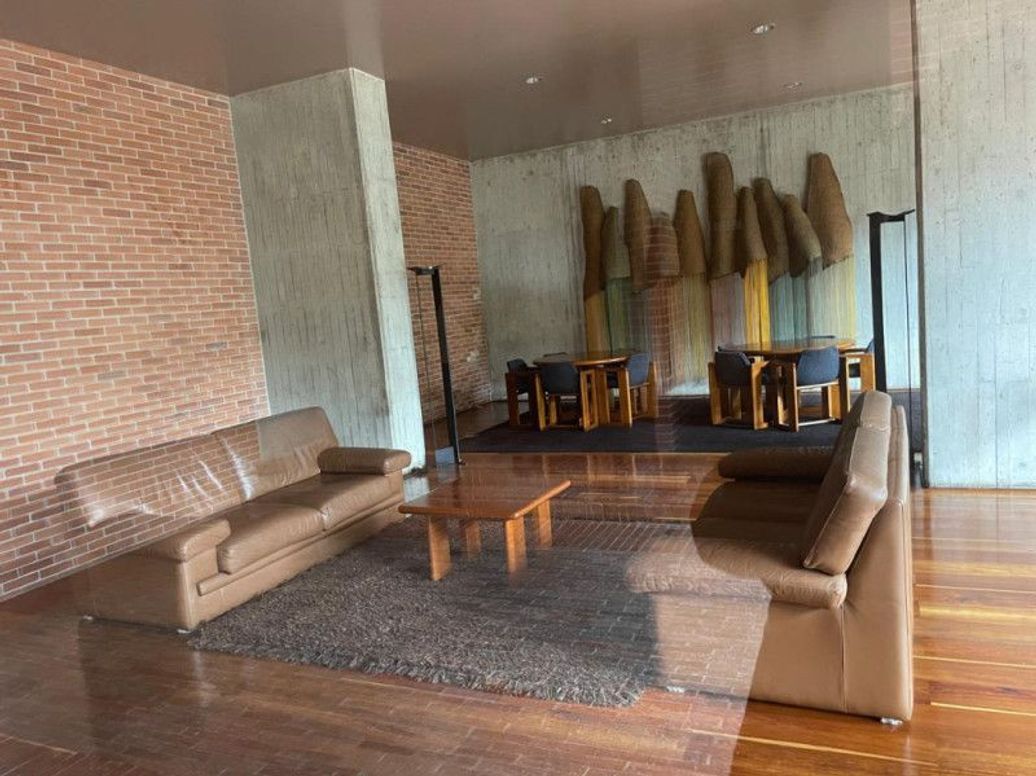 Apartamento de 3 alcobas en arriendo en Los Rosales, Bogotá, 210 m² · foto 15 de 18