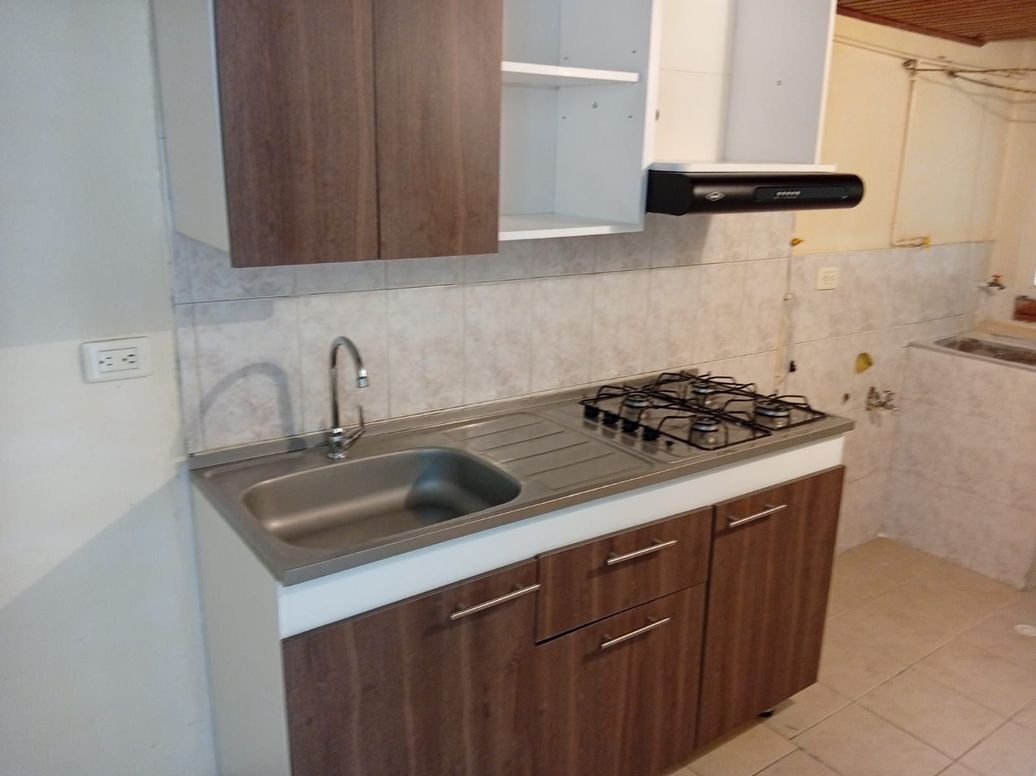 Apartamento de 2 alcobas en venta en La Giralda, Bogotá, 44 m² · foto 2 de 10