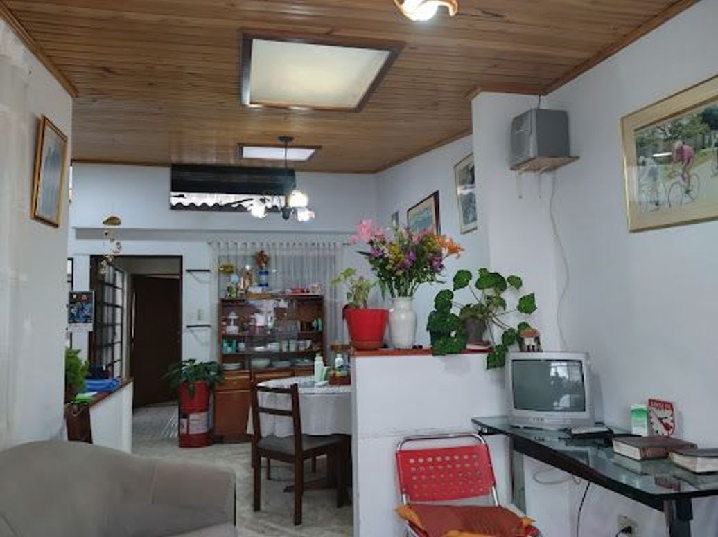 Casa de 4 alcobas en venta en San Ignacio Álamos, Bogotá, 222 m² · foto 2 de 17
