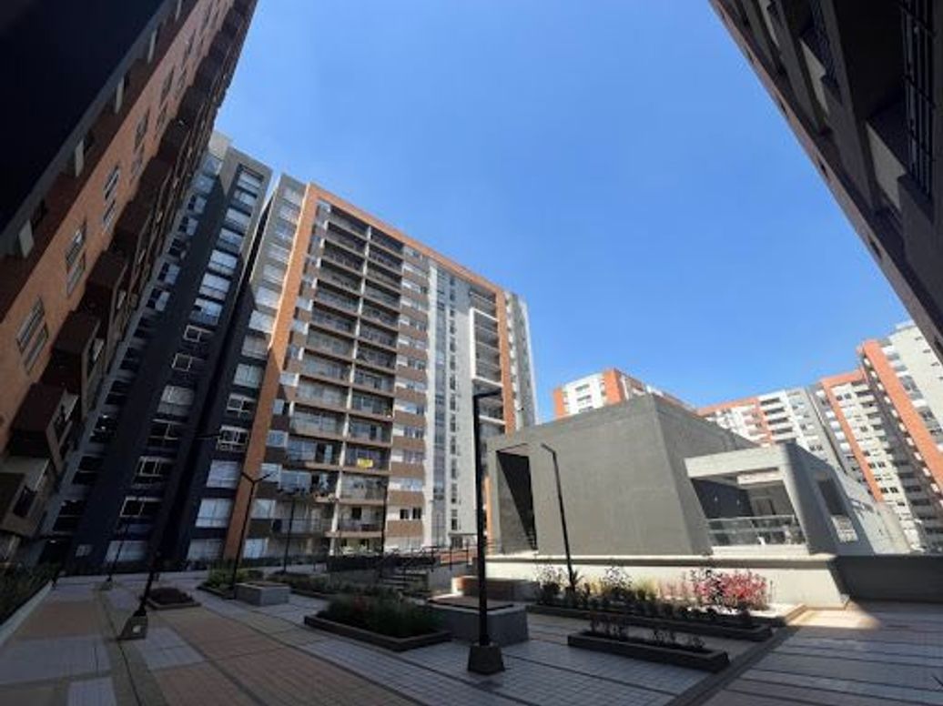 Apartamento de 3 alcobas en venta en La Felicidad, Bogotá, 98 m² · foto 2 de 20