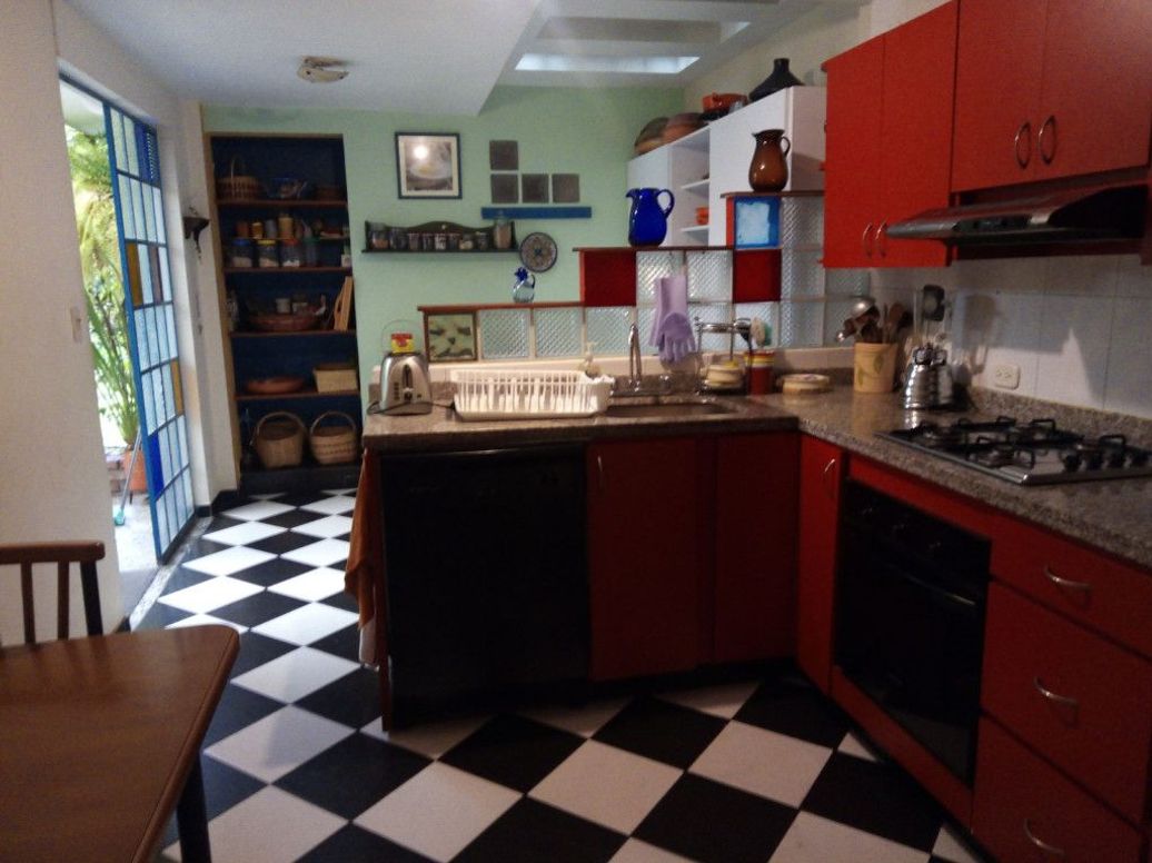 Casa de 7 alcobas en venta en Estoril, Bogotá, 387 m² · foto 7 de 20