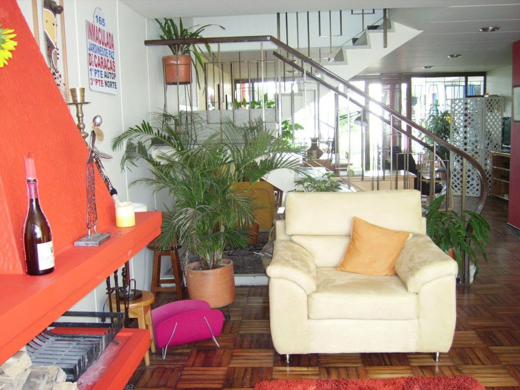 Casa de 7 alcobas en venta en Estoril, Bogotá, 387 m² · foto 2 de 20