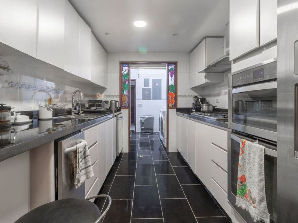 Casa de 4 alcobas en venta en Santa Barbara Central, Bogotá, 385 m² · foto 6 de 20