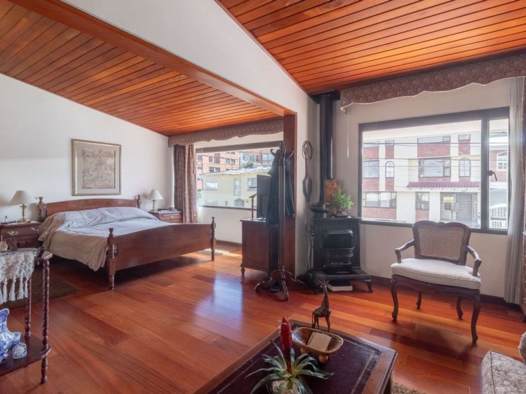 Casa de 4 alcobas en venta en Santa Barbara Central, Bogotá, 385 m² · foto 17 de 20