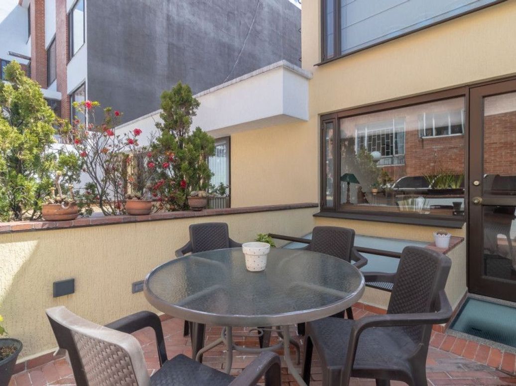 Casa de 4 alcobas en venta en Santa Barbara Central, Bogotá, 385 m² · foto 14 de 20