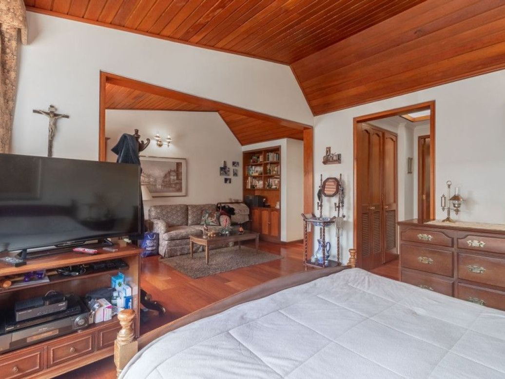 Casa de 4 alcobas en venta en Santa Barbara Central, Bogotá, 385 m² · foto 19 de 20